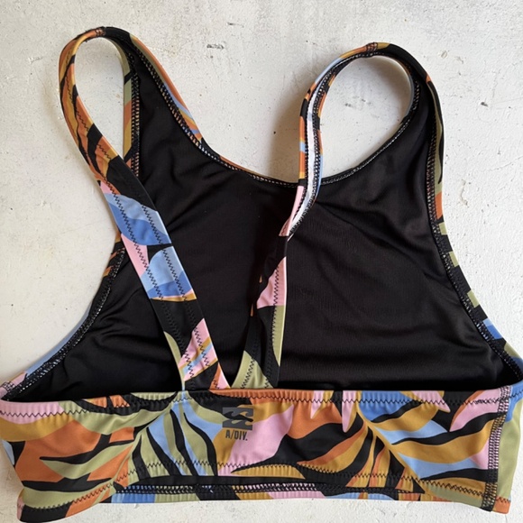 Billabong A/Div Bikini Set in Size M - Picture 7 of 7